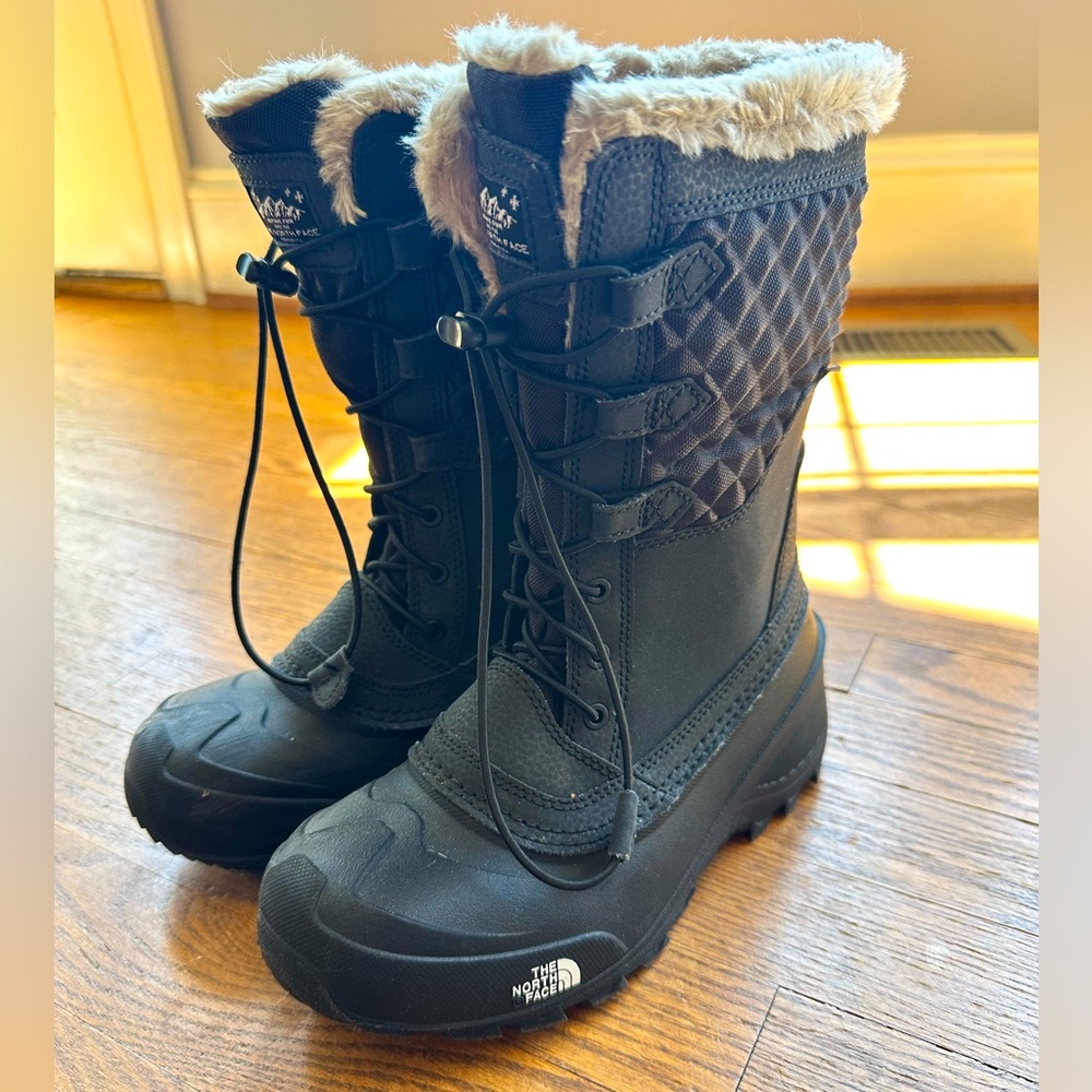 The North Face Girl’s Black Quilted Winter Snow Boots